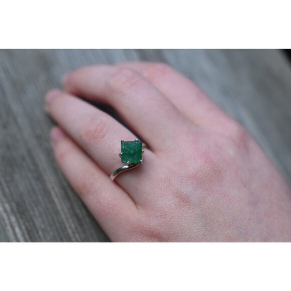 Emerald ring, Natural Emerald engagement Ring sterling silver simple minimalist - Picture 2 of 7